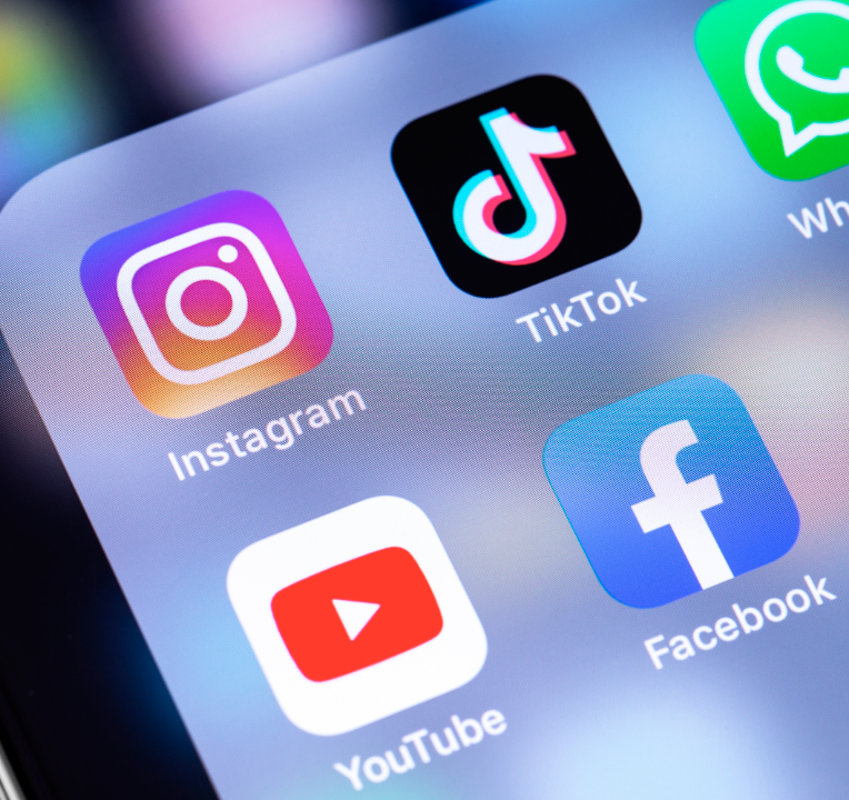 Análisis de Medios Emergentes: TikTok vs Instagram Reels